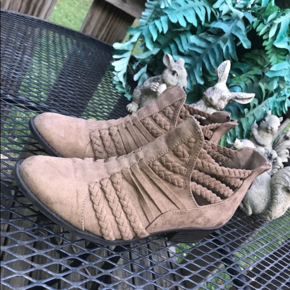 Women’s Shoes